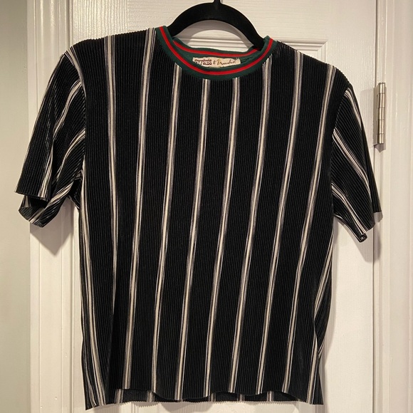 Gypsies & Moondust Size S Black Striped Ribbed Stretch Short Sleeve Crop Top - Picture 1 of 11